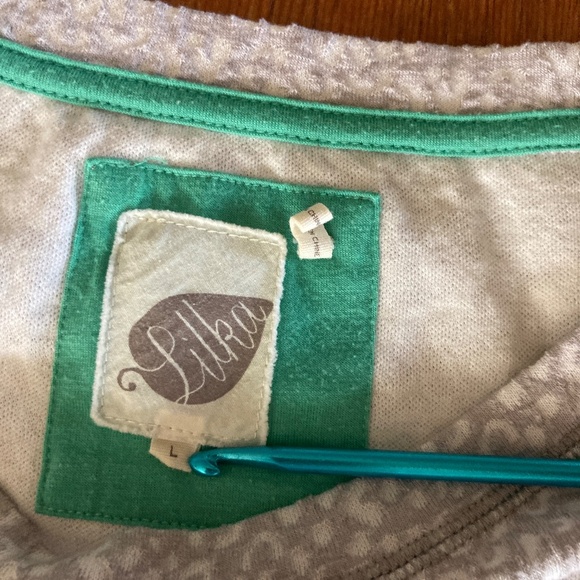 Anthropologie Lilka Sweatshirt, Textured 3/4 Sleeve Gray and White Size Large - Picture 9 of 12